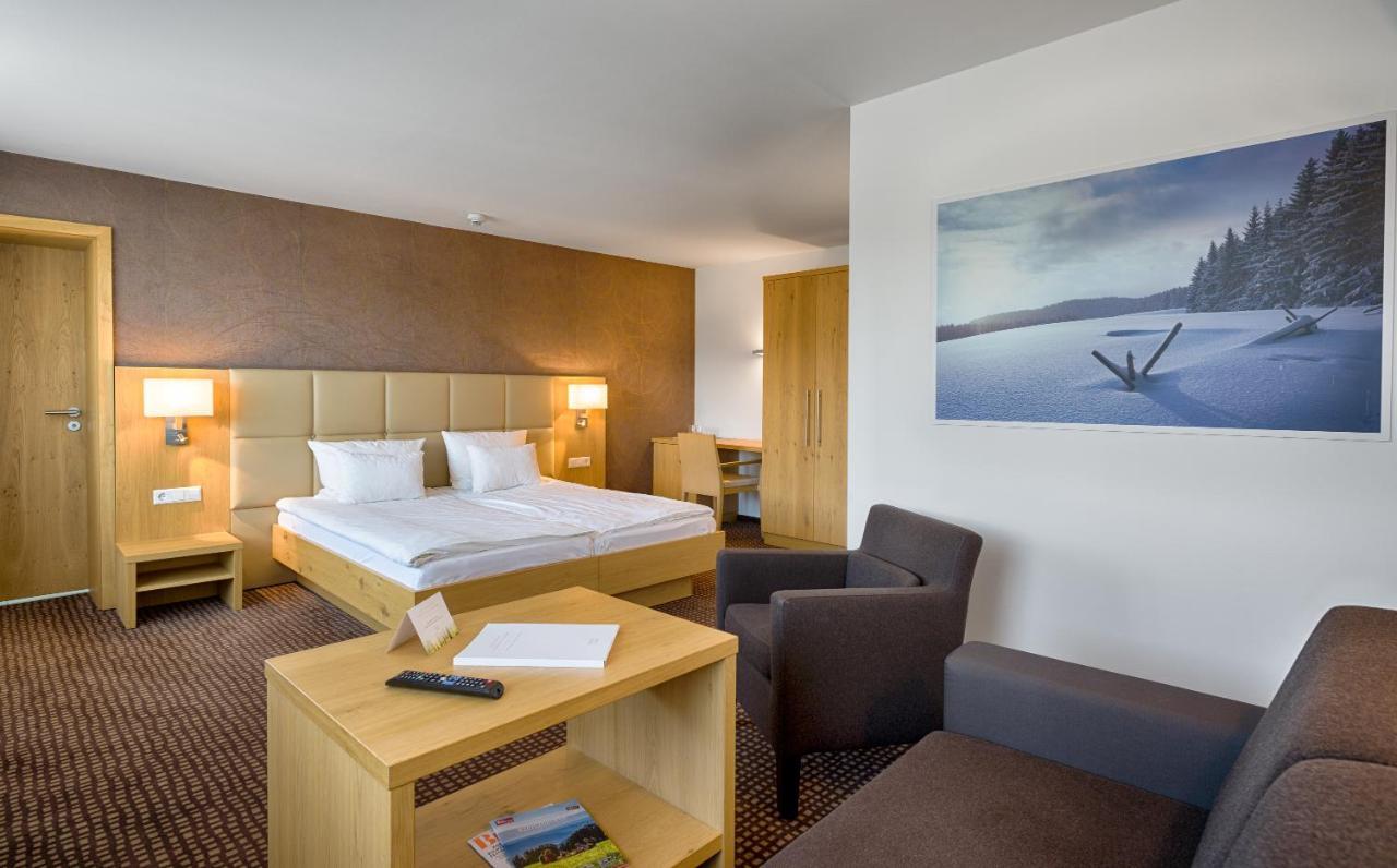 Brugger'S Hotelpark Am See ティティゼー・ノイシュタット エクステリア 写真