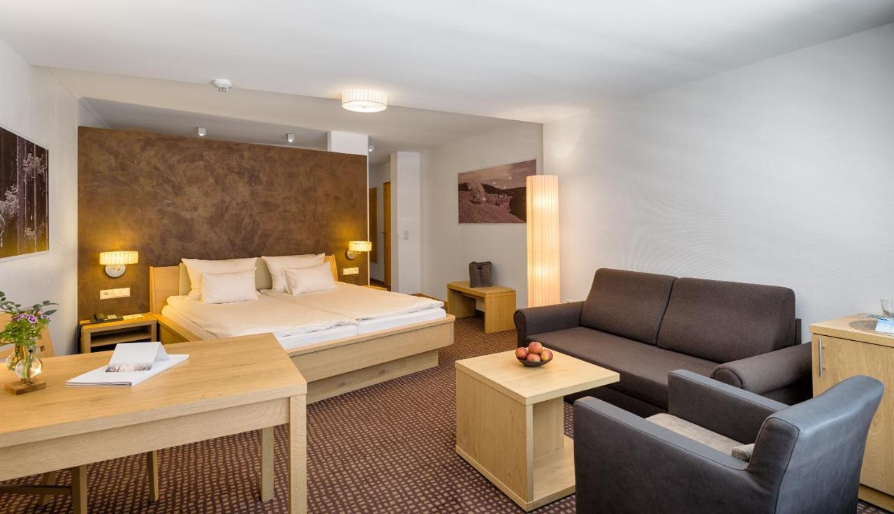 Brugger'S Hotelpark Am See ティティゼー・ノイシュタット エクステリア 写真