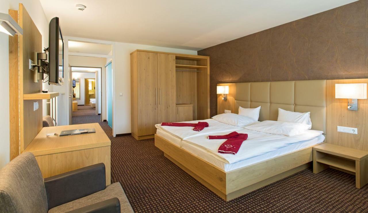 Brugger'S Hotelpark Am See ティティゼー・ノイシュタット エクステリア 写真